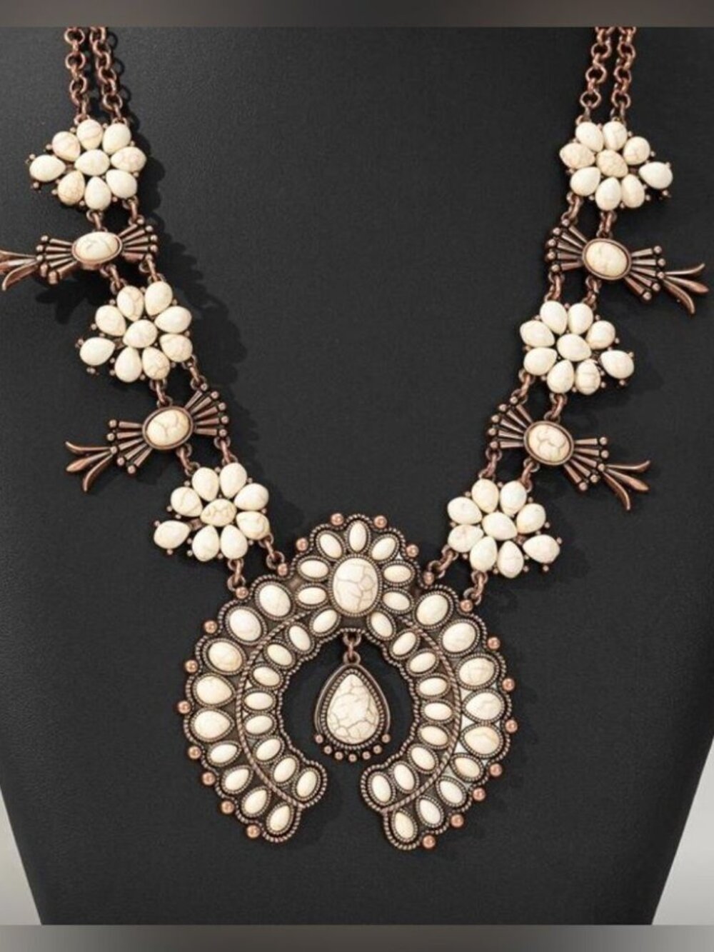 Bohoflower necklace1911